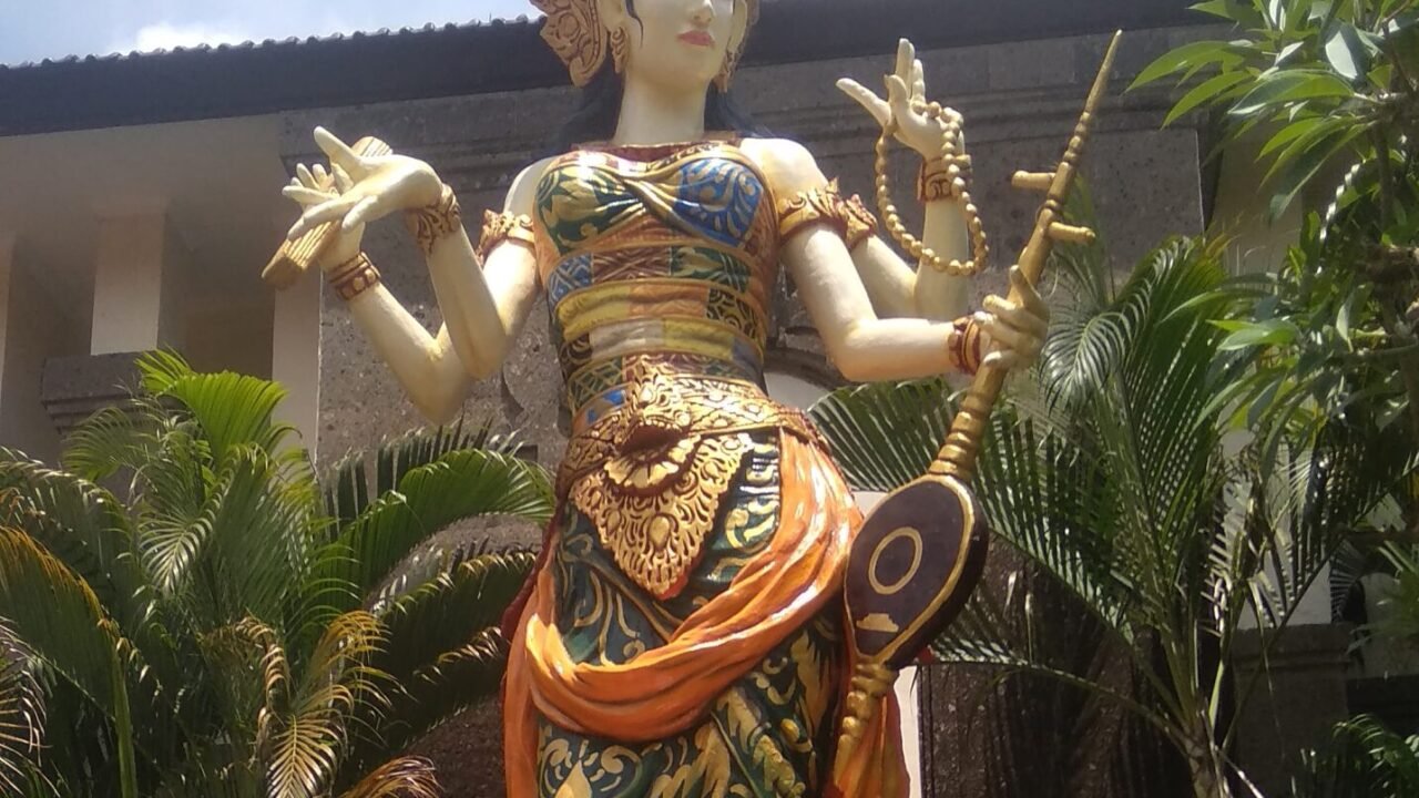 Ilmu yang Disucikan di Hari Saraswati