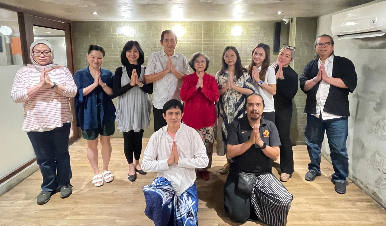 Peserta kegiatan Javanese Mental Healthy Food yang diselenggarakan Urban Spiritual Indonesia dan Burgreens.